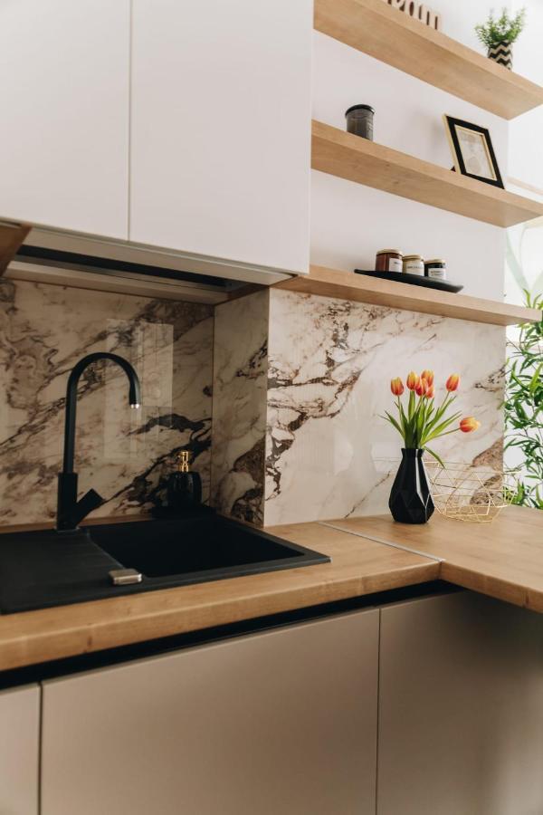 Tulip Apartment ออราแด ภายนอก รูปภาพ